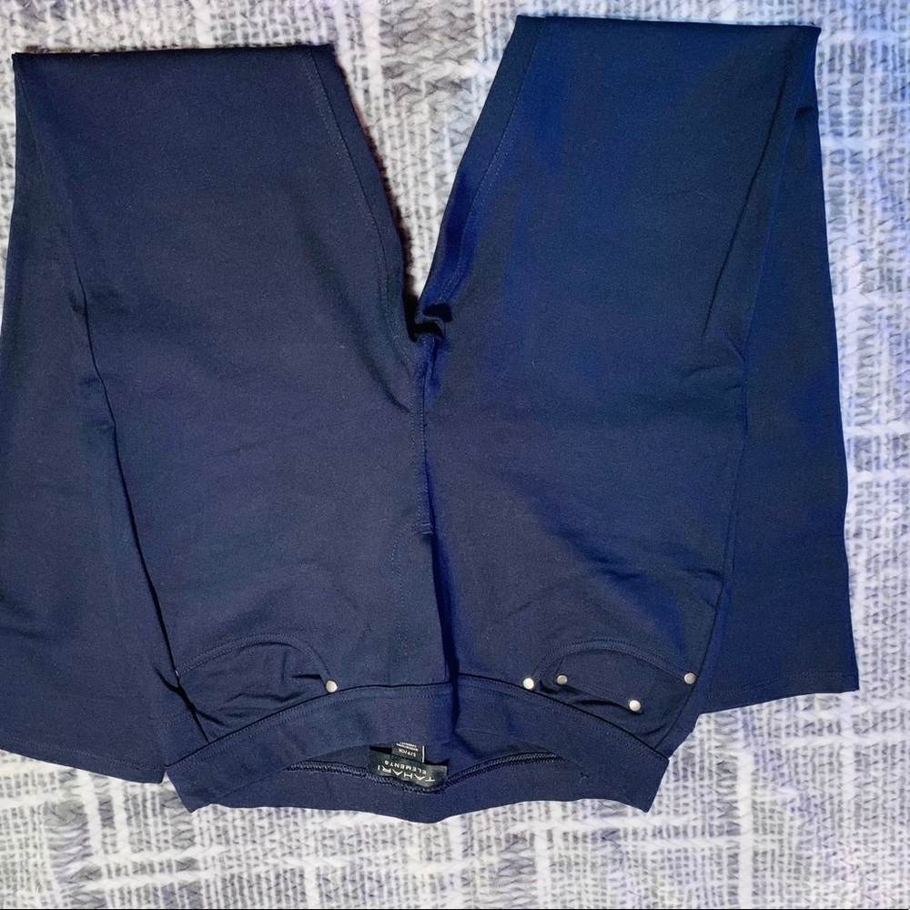 P152- Tahari Navy leggings size S